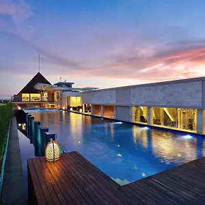 Mega Boutique 4* Кута